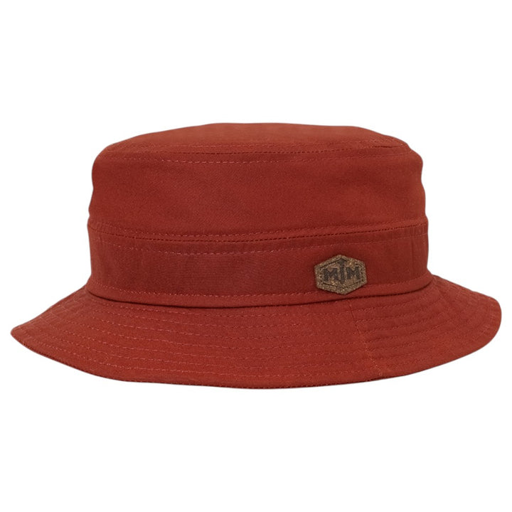 MJM Bucket Hat MAX STAYWAX - Rød Oilskin Bøllehat - Bucket Hat fra MJM Hats hos The Prince Webshop