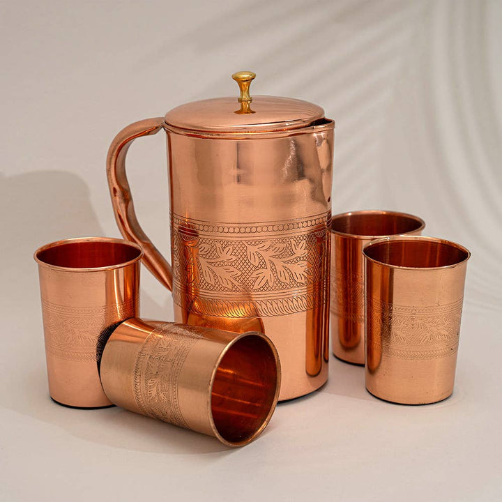 Ren Kobbersæt: Kande (±1,5 l) + 4 Krus Blomsterkant