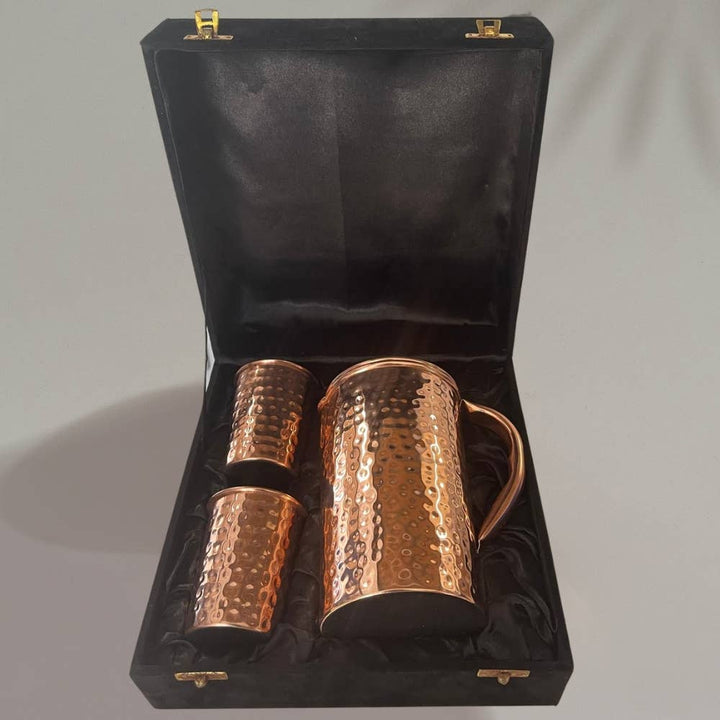 Ren kobbersæt af kande hamret ± 1,5 liter med 2 krus - Bartender Gear fra Ayurveda Specialist B.V. hos The Prince Webshop