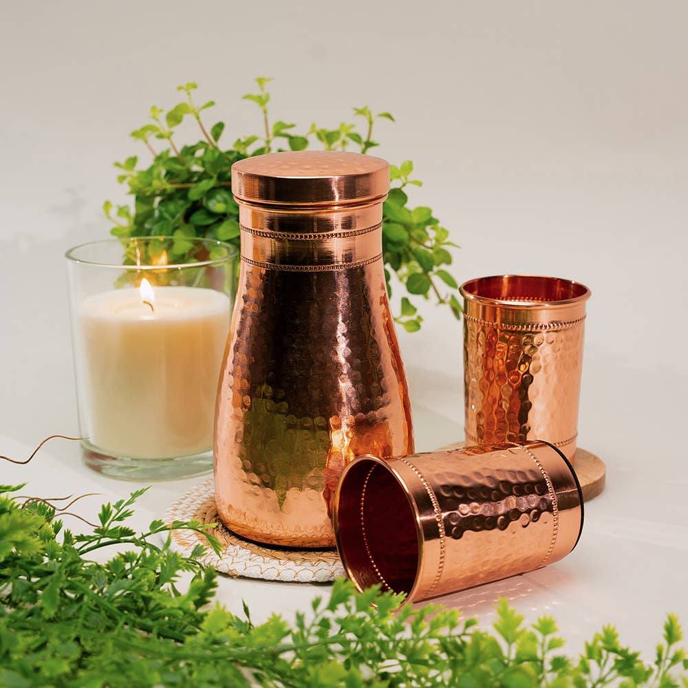 Ren kobbersæt af karaffel med 2 hamrede kopper + kande950 ml