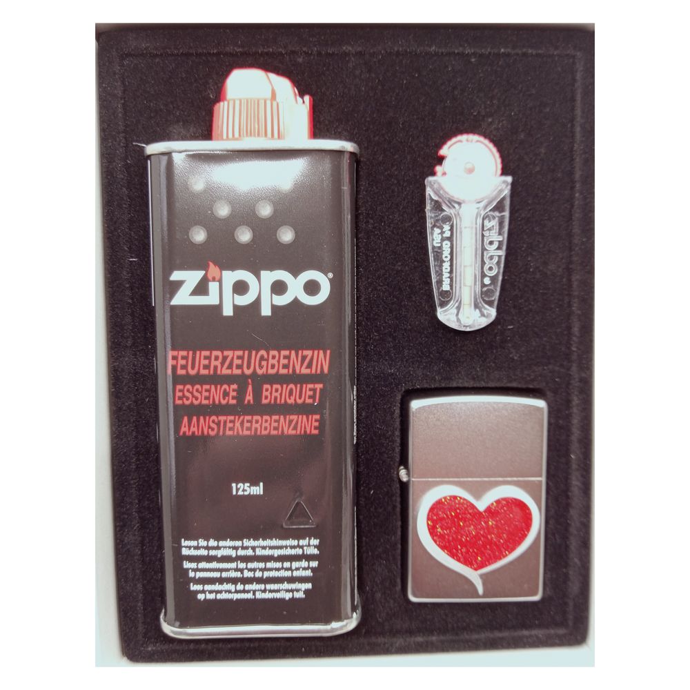 Original Zippo RED HEART Lighter i Gaveæske