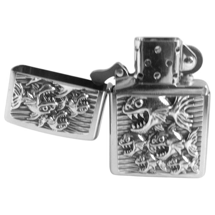 Zippo Lighter 2006881 Piranhas Comic - Zippo Lighter fra Zippo hos The Prince Webshop