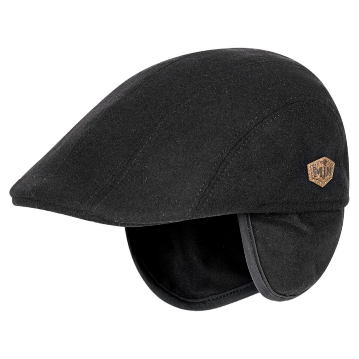 MJM Maddy EL Wool Mix Black Sixpence med øreklapper - Flat Cap fra MJM Hats hos The Prince Webshop