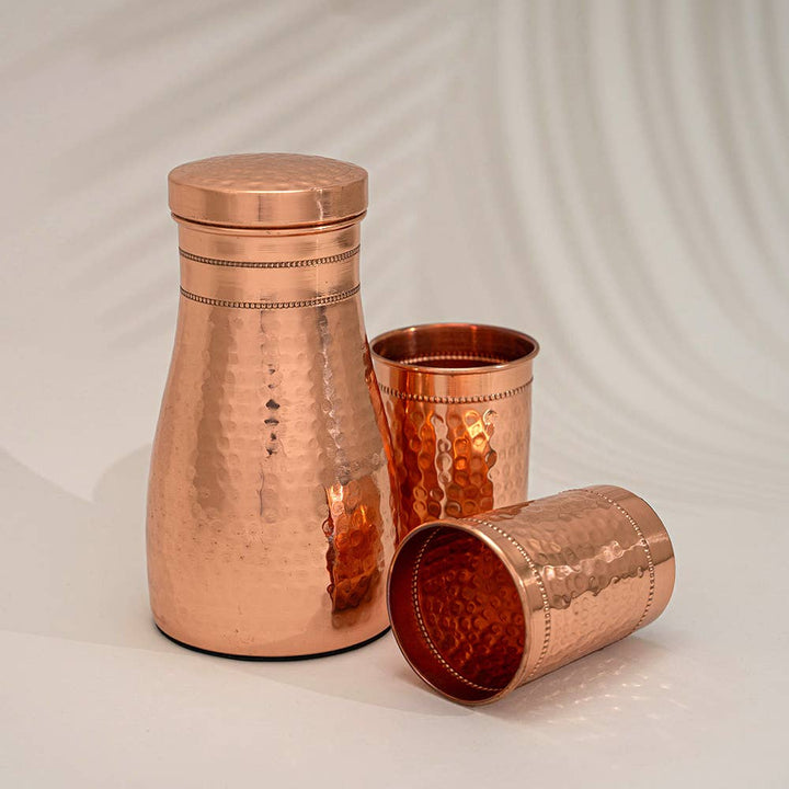 Ren kobbersæt af karaffel med 2 hamrede kopper + kande950 ml