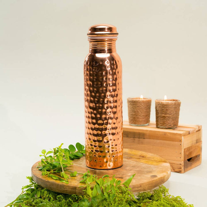 Ren Kobber Vandflaske Hamret - 1 liter - Gave Ide fra Ayurveda Specialist B.V. hos The Prince Webshop