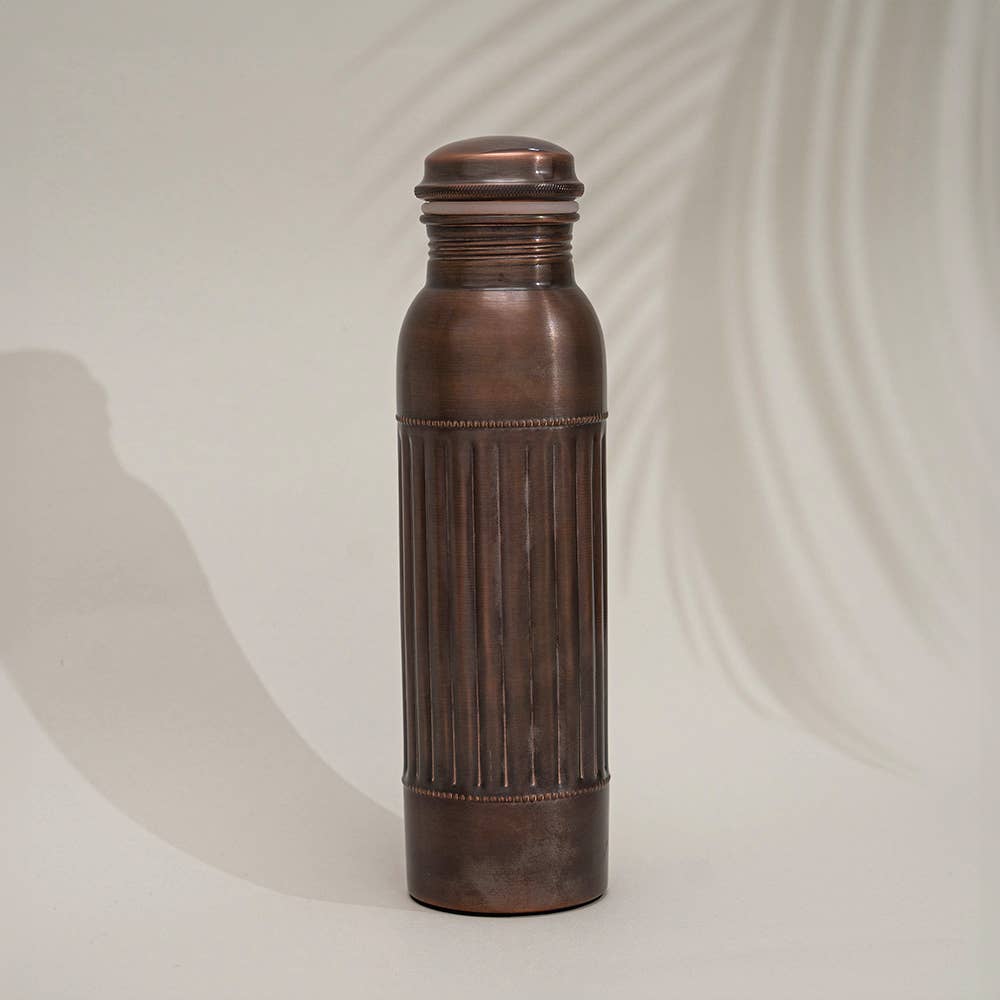 Ren Kobber Vandflaske Dot Lining Antik - 1 liter - Gave Ide fra Ayurveda Specialist B.V. hos The Prince Webshop