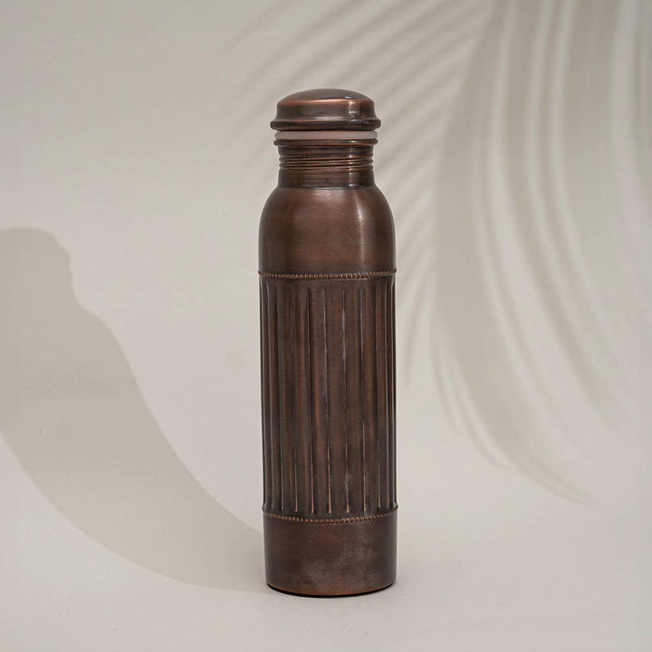 Ren Kobber Vandflaske Dot Lining Antik - 1 liter - Gave Ide fra Ayurveda Specialist B.V. hos The Prince Webshop