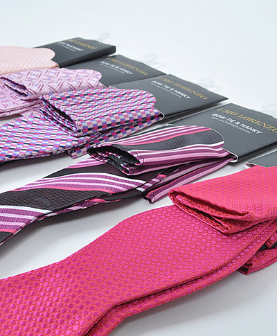 Selvbinder Butterfly og Lommeklud - Stripes of Pink - Butterfly & Lommeklud Sæt fra Umo Lorenzo hos The Prince Webshop