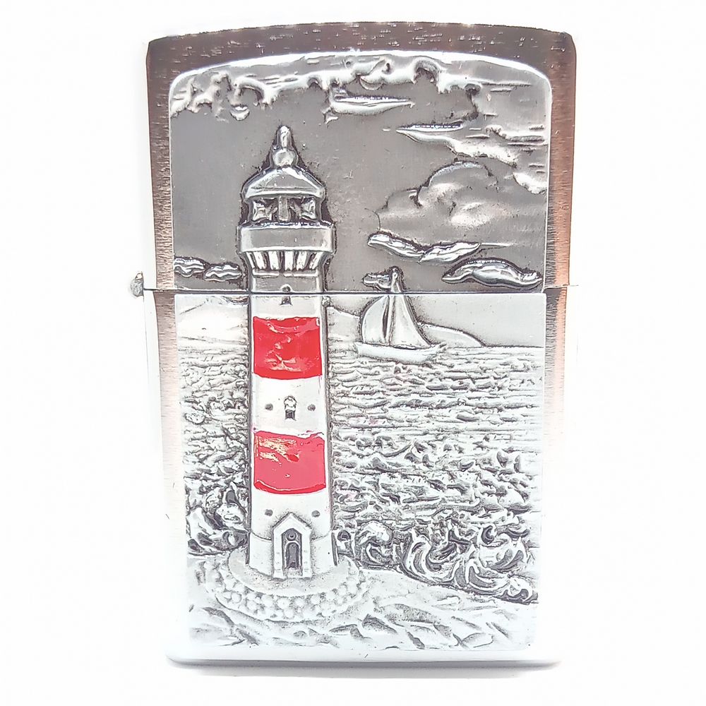 Lighthouse Emblem Zippo Lighter - Rødstribet Fyr - Zippo Lighter fra Zippo hos The Prince Webshop